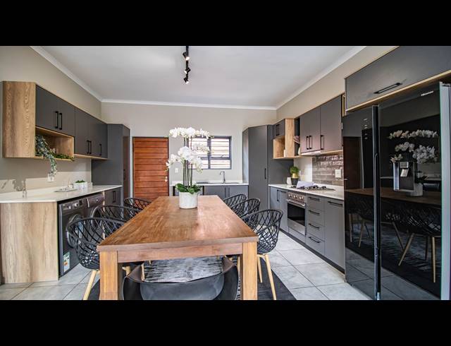 3 BEDROOM SIMPLEX FOR SALE IN OLYMPUS AH